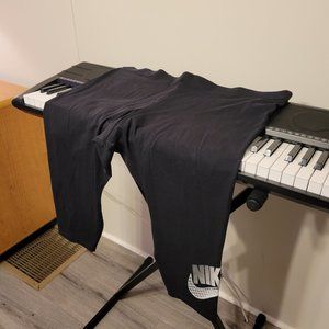 NWT Nike Tight Fit Crop Length 3x Plus Legging with Nike Swoosh - Black